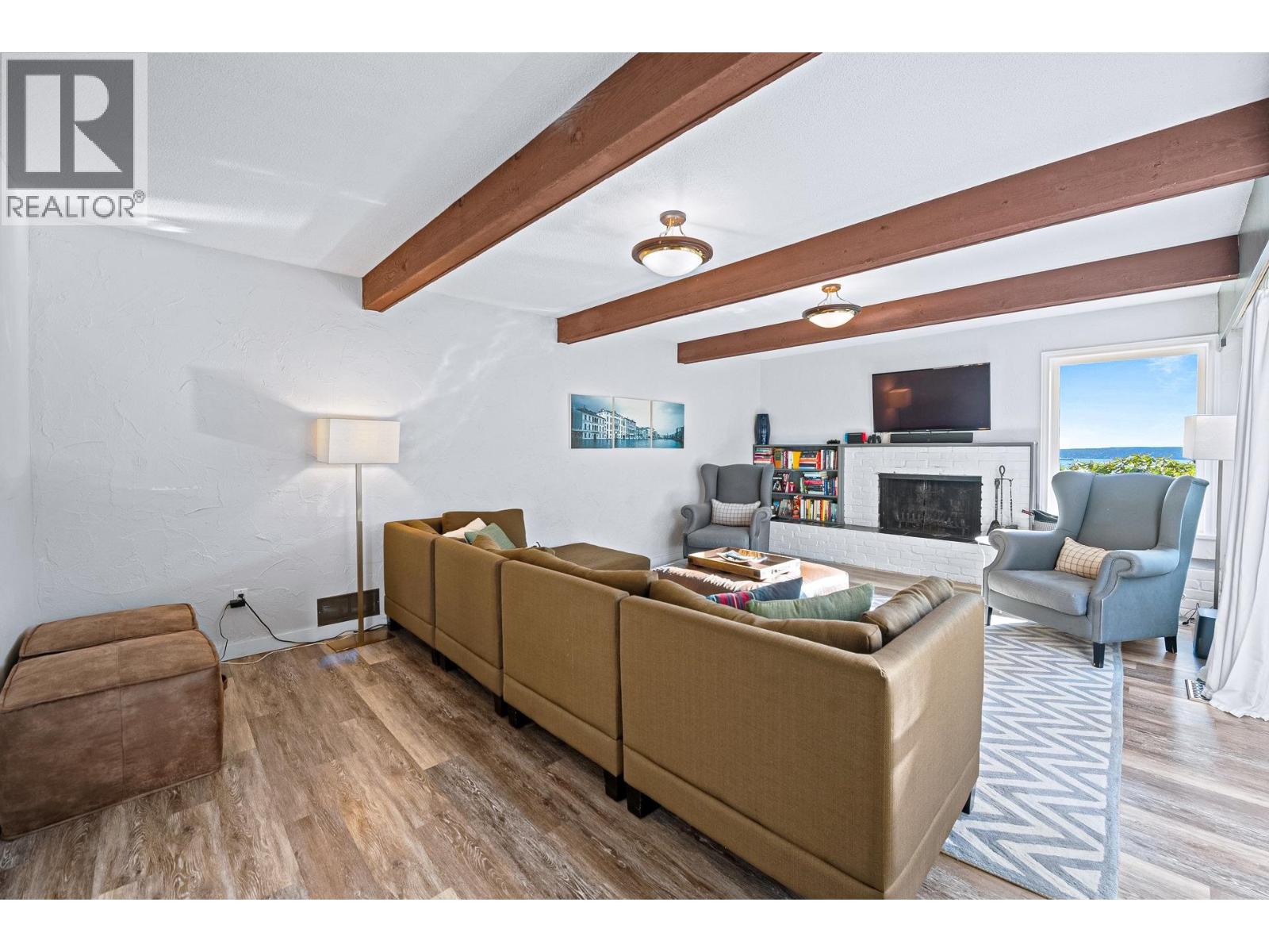 For sale: 4032 RIPPLE ROAD, West Vancouver, British Columbia V7V3K9 ...