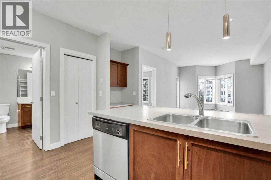 Apartment for Sale in 319, 20 Royal Oak Plaza NW|Calgary, Alberta T3G0E6 4
