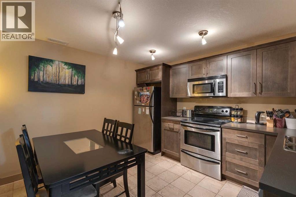 Apartment for Sale in 6, 2121 26 Avenue SW|Calgary, Alberta T2T1E7 5