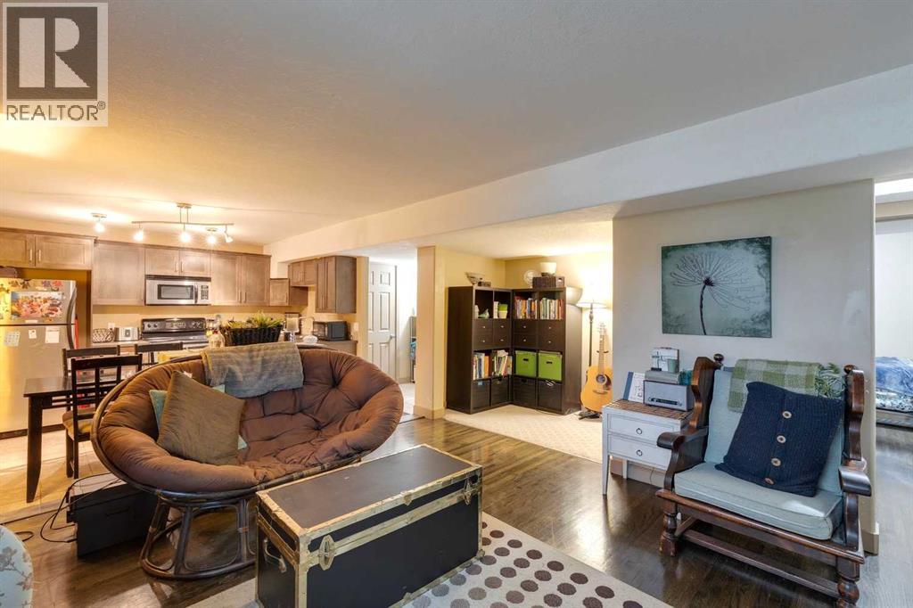 Apartment for Sale in 6, 2121 26 Avenue SW|Calgary, Alberta T2T1E7 4