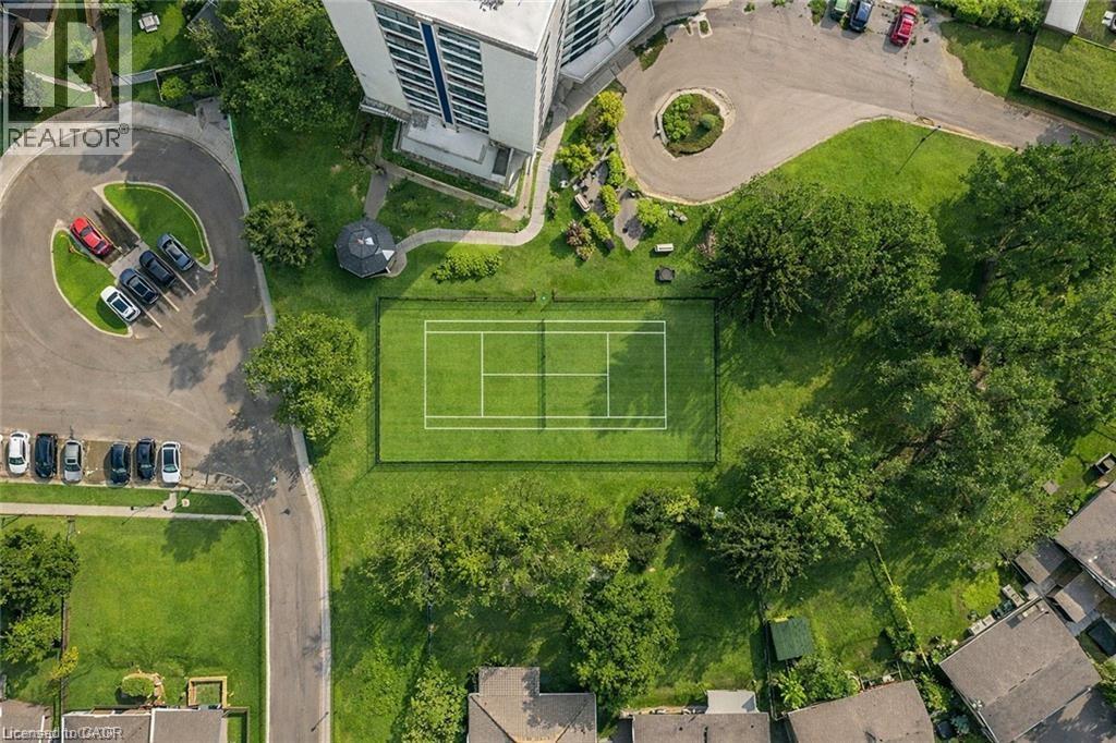 雪龍ページ For sale: 250 GLENRIDGE Drive Unit# 102, Waterloo, Ontario N2J4H8
