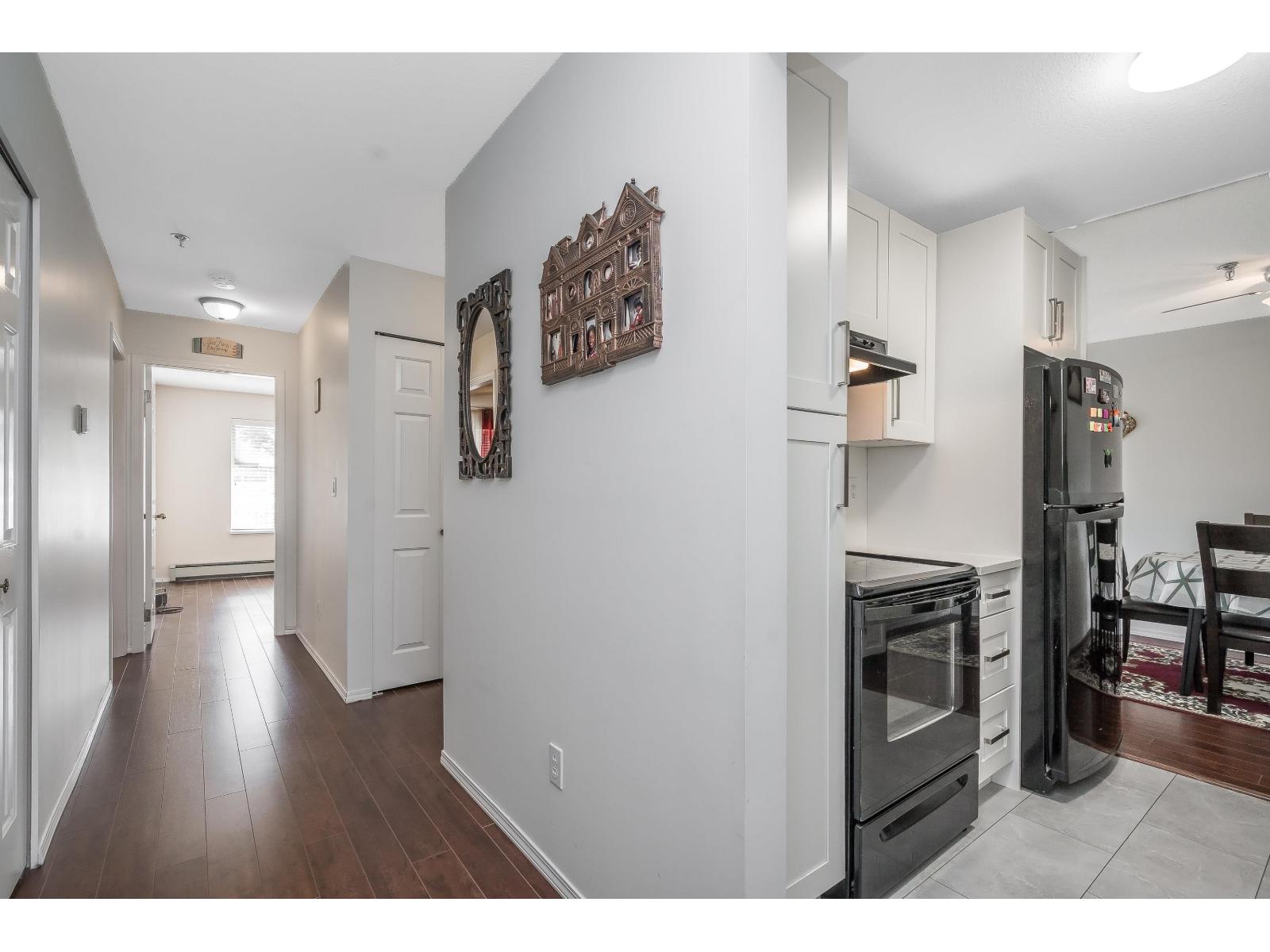 For sale: 215 33535 KING ROAD, Abbotsford, British Columbia V2S6Z5