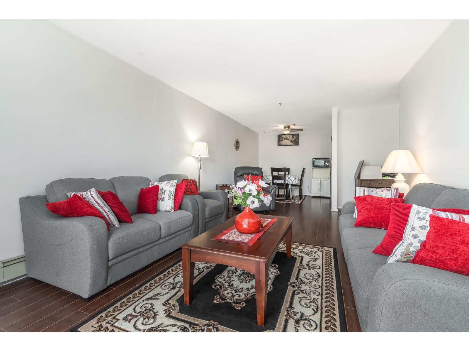 For sale: 215 33535 KING ROAD, Abbotsford, British Columbia V2S6Z5