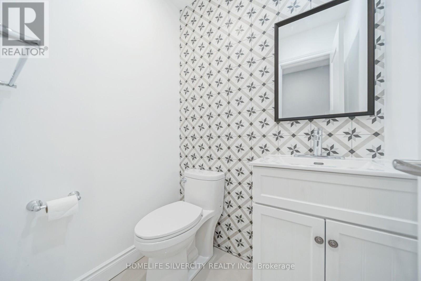 Row / Townhouse for Sale in 66 - 60 HANSON ROAD|Mississauga (Fairview), Ontario L5B2P6 3