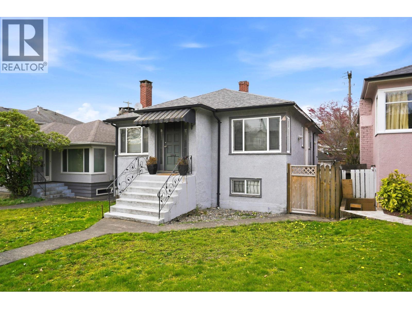 2349 E PENDER STREET|Vancouver, British Columbia V5L1X7