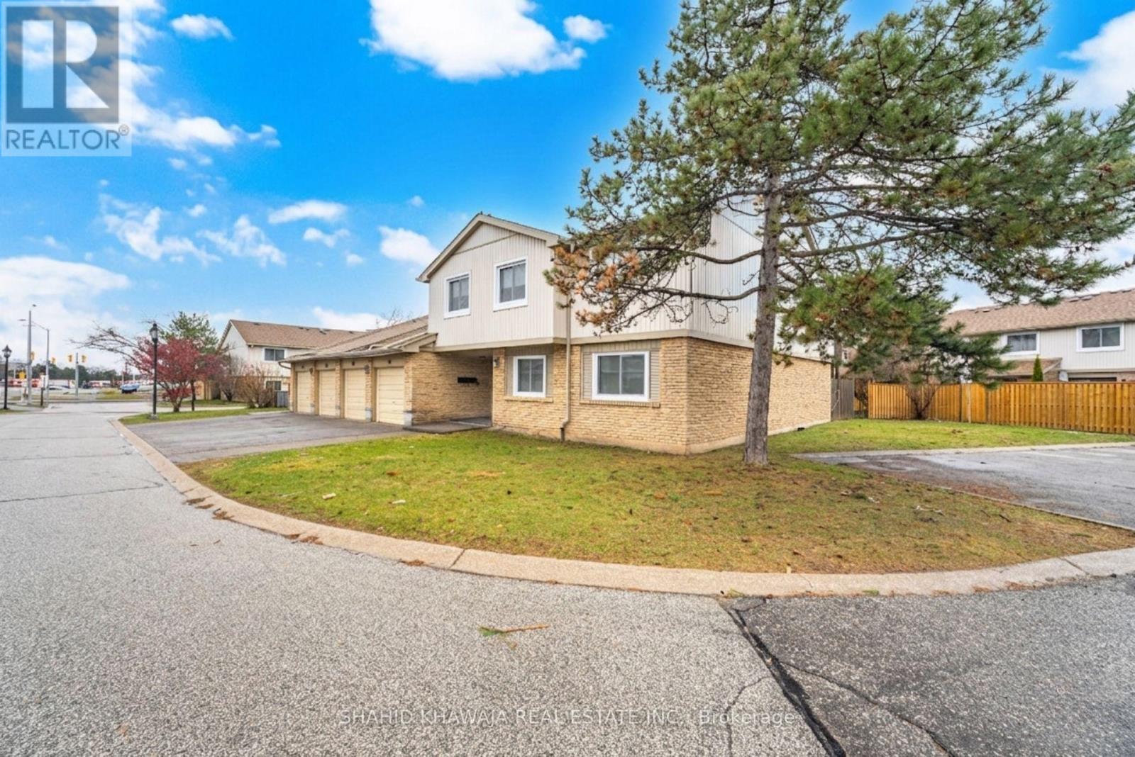 Row / Townhouse for Sale in 37 - 6777 FORMENTERA AVENUE|Mississauga (Meadowvale), Ontario L5N2M3 3