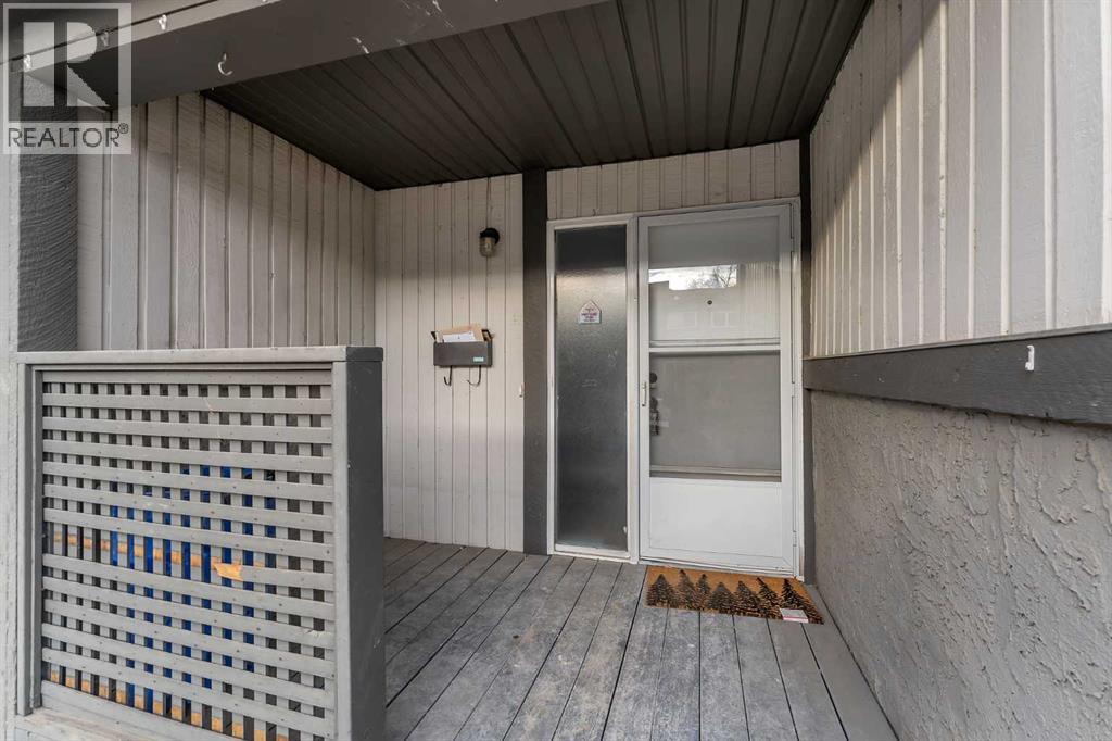 Row / Townhouse for Sale in 104, 7172 Coach Hill Road SW|Calgary, Alberta T3H1C8 3