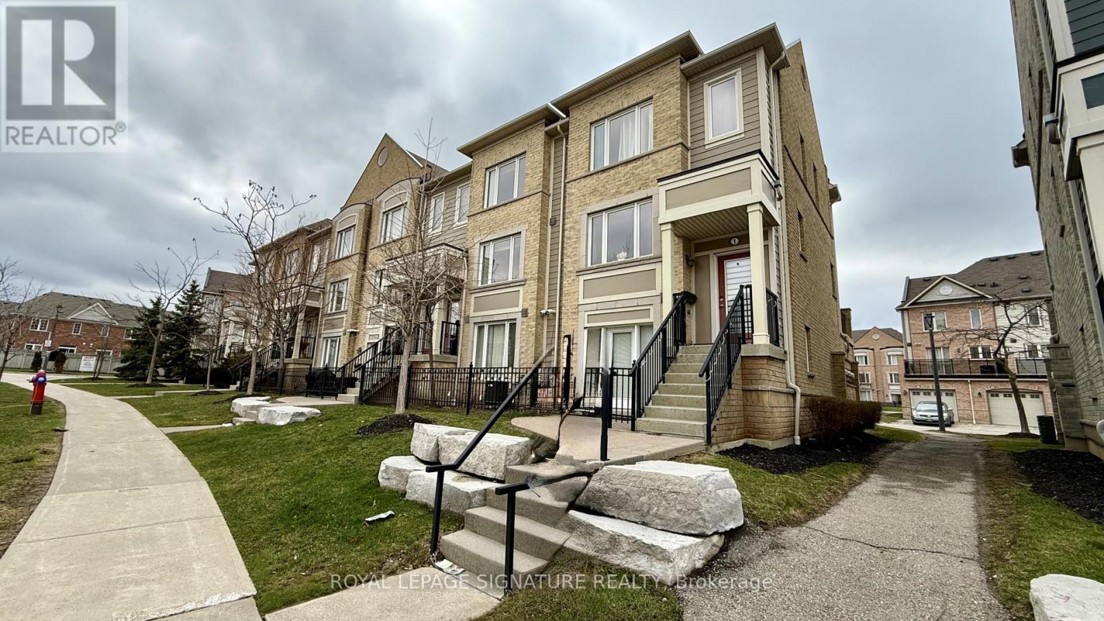 Row / Townhouse for Sale in 1 - 3025 DESTINATION DRIVE|Mississauga (Churchill Meadows), Ontario L5M0P3