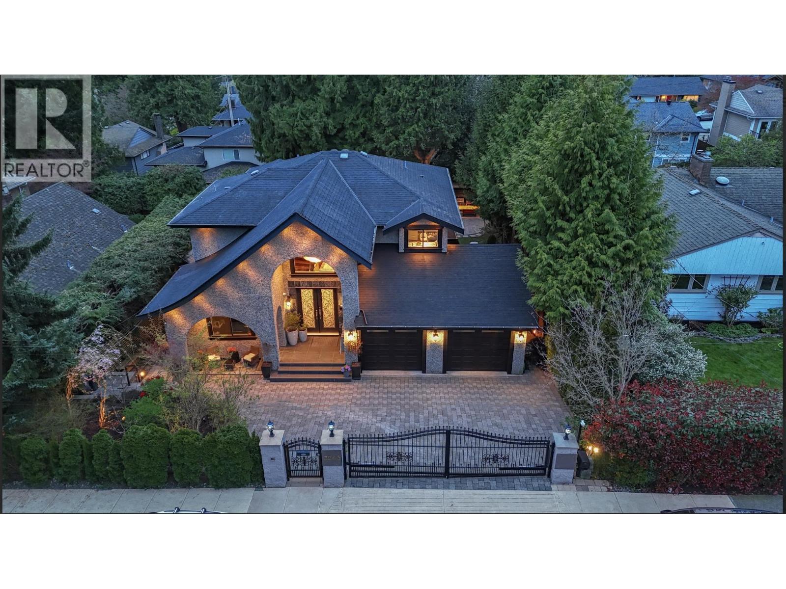 For sale: 3263 NORWOOD AVENUE, North Vancouver, British Columbia