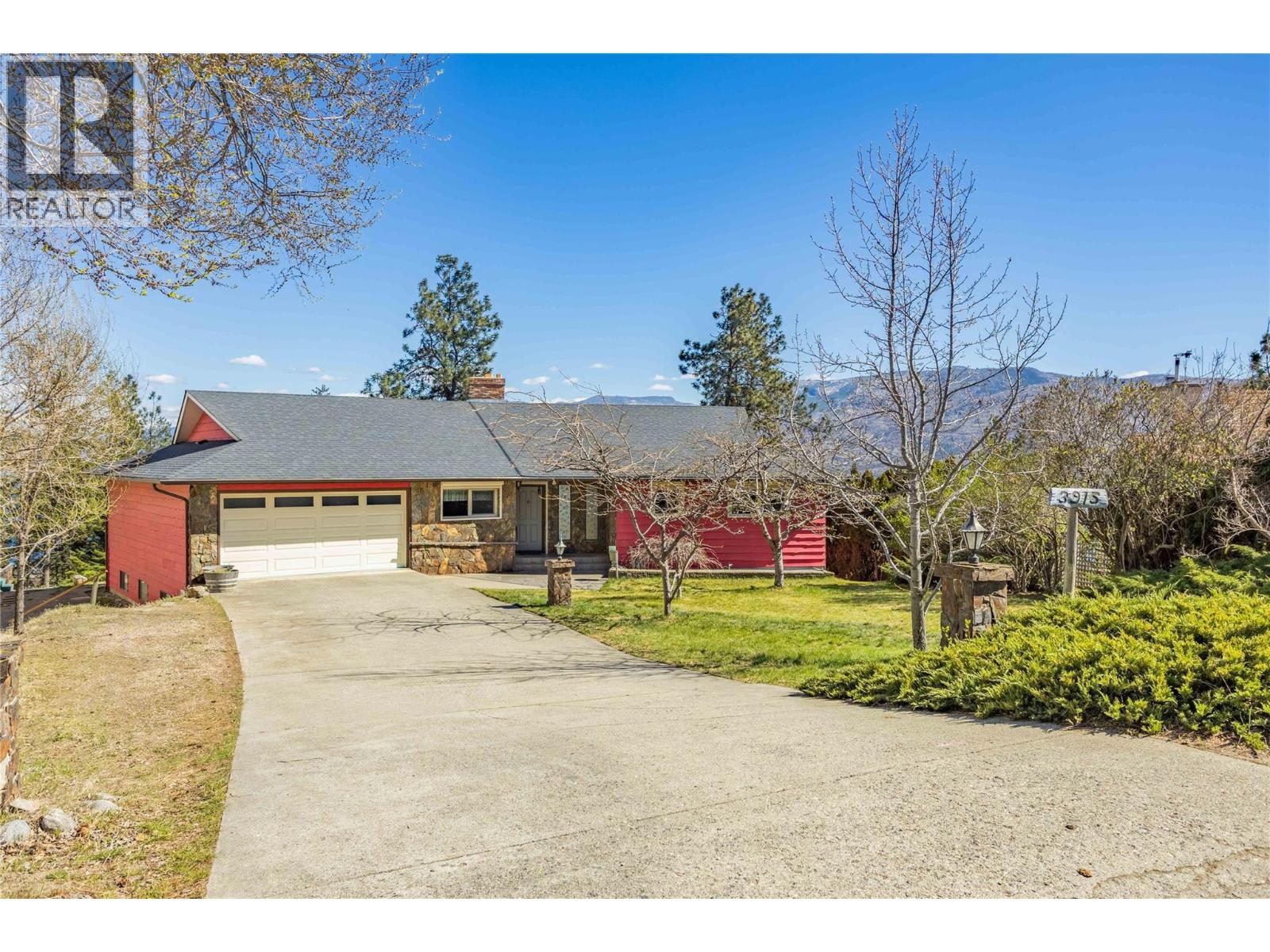 Tsumu 　3 For sale: 3915 Trepanier Heights Avenue, Peachland, British