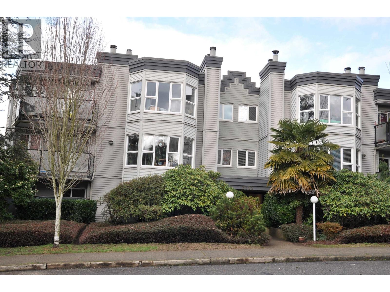 104 2255 ETON STREET|Vancouver, British Columbia V5L1C9