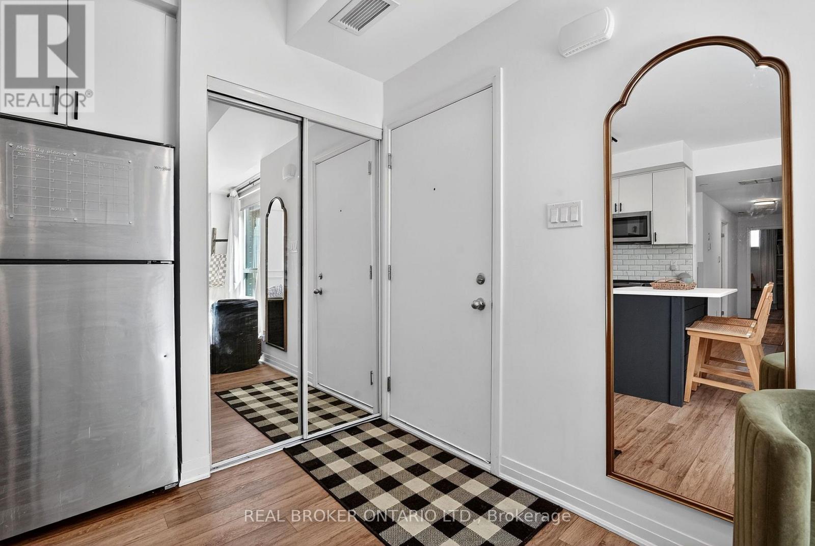 Row / Townhouse for Sale in 9 - 1238 CAWTHRA ROAD|Mississauga (Mineola), Ontario L5G4K7 5