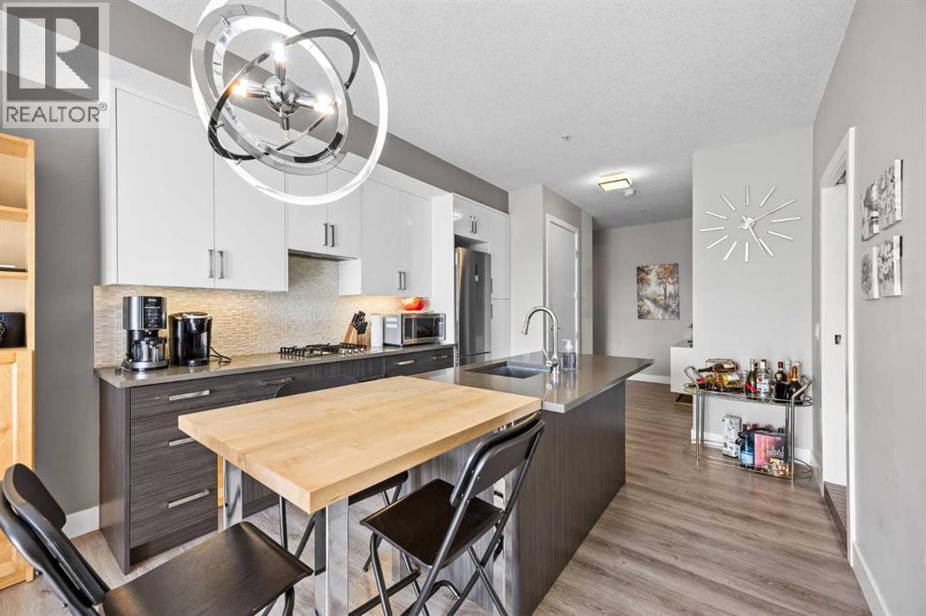 Apartment for Sale in 204, 1521 26 Avenue SW|Calgary, Alberta T2T1C4 4