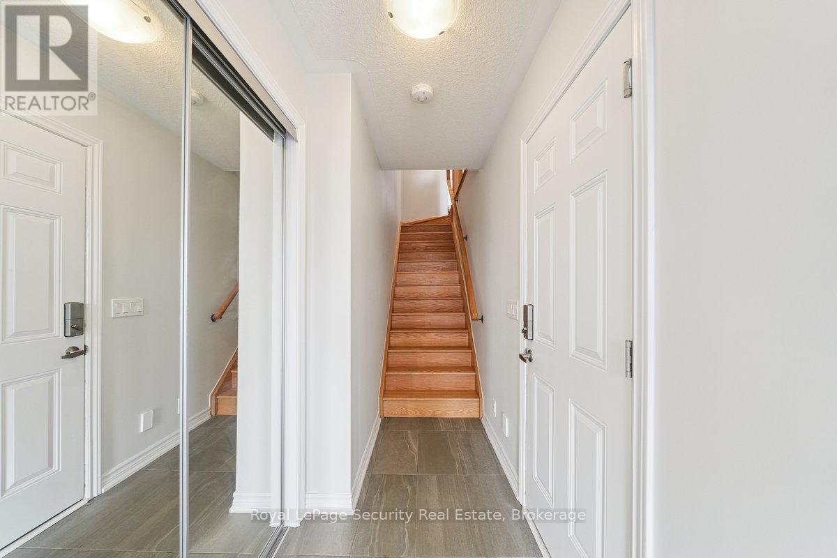 Row / Townhouse for Sale in 24 - 348 WHEAT BOOM DRIVE S|Oakville (JM Joshua Meadows), Ontario L6H3V6 5