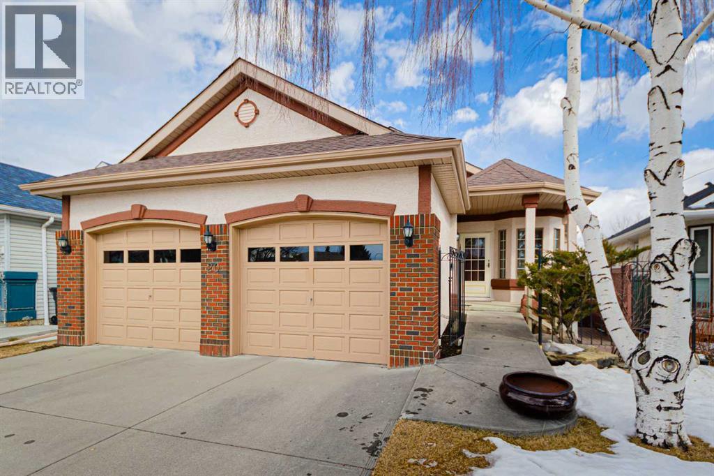 House for Sale in 20 Somerset Drive SW|Calgary, Alberta T2Y3C3