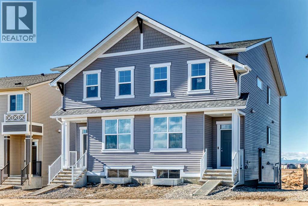 Duplex for Sale in 17 Hotchkiss Road SE|Calgary, Alberta T3S0T8