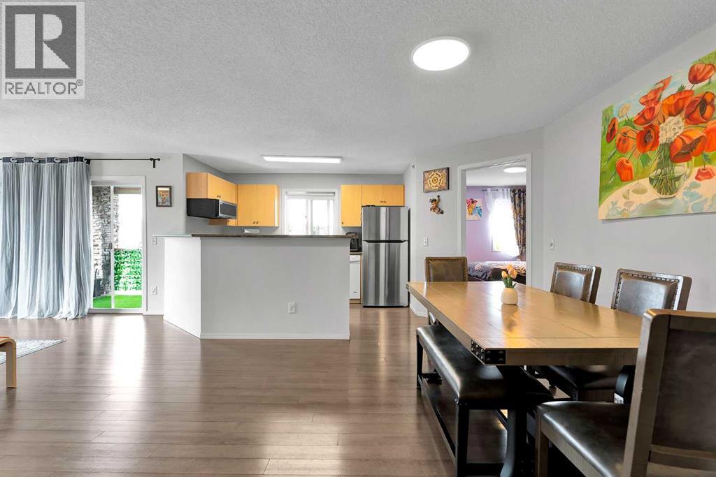 Apartment for Sale in 402, 5500 Somervale Court SW|Calgary, Alberta T2Y4L9 5