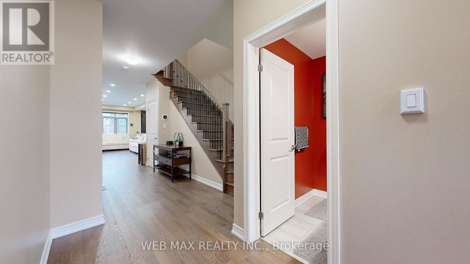 Row / Townhouse for Sale in 213 WISTERIA WAY|Oakville (GO Glenorchy), Ontario L6M1R1 4