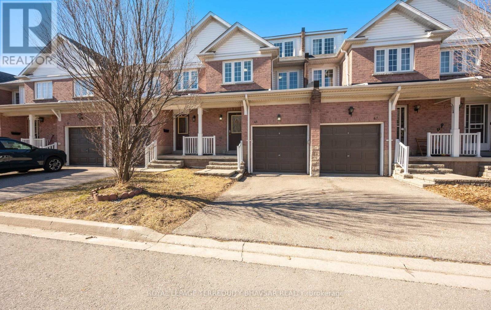 Row / Townhouse for Sale in 48 - 6830 MEADOWVALE TOWN CENTRE CIRCLE|Mississauga (Meadowvale), Ontario L5N7T5 2