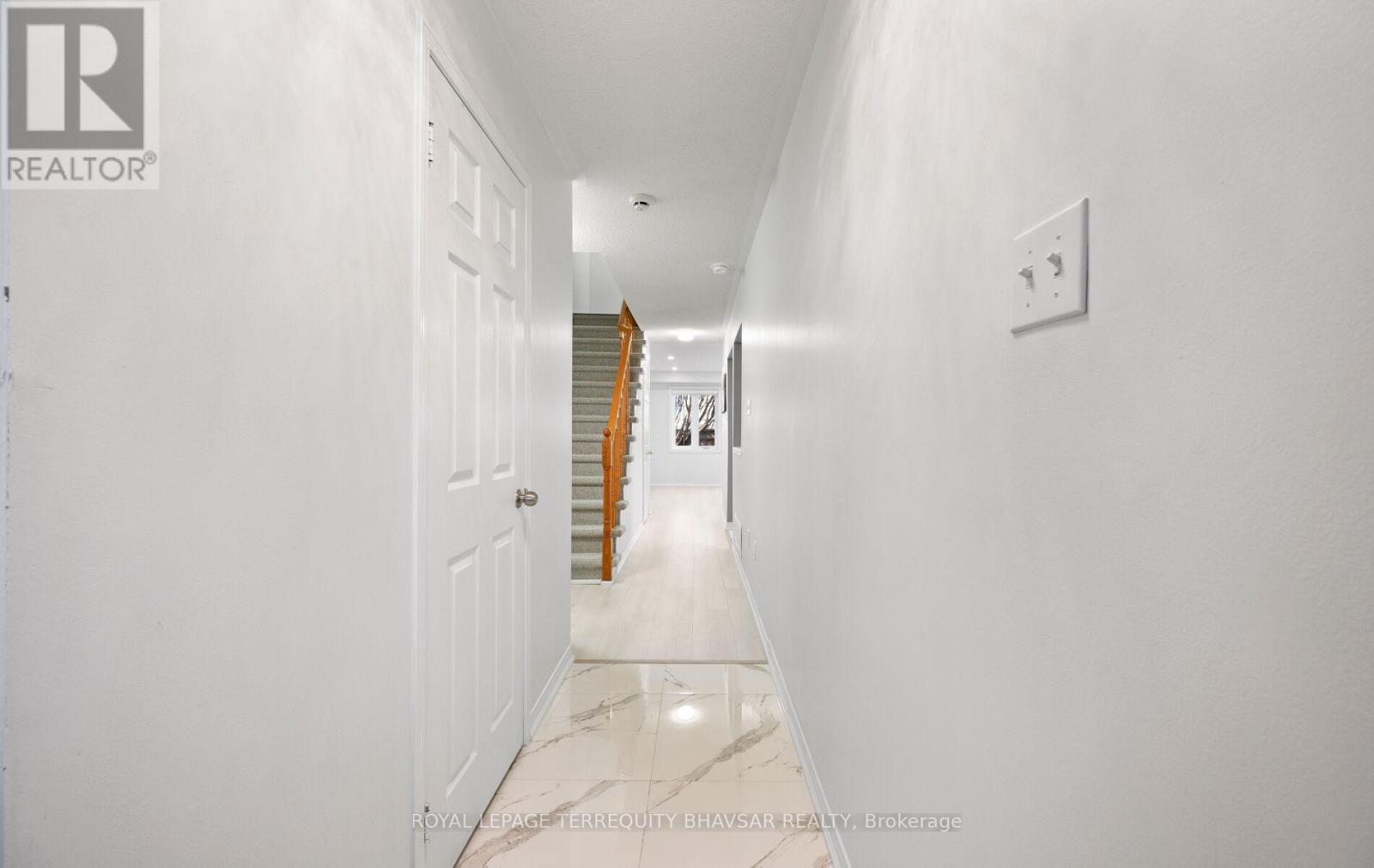 Row / Townhouse for Sale in 48 - 6830 MEADOWVALE TOWN CENTRE CIRCLE|Mississauga (Meadowvale), Ontario L5N7T5 5
