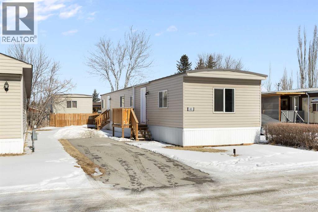 Mobile Home for Sale in 40, 6220 17 Avenue SE|Calgary, Alberta T2A0W6