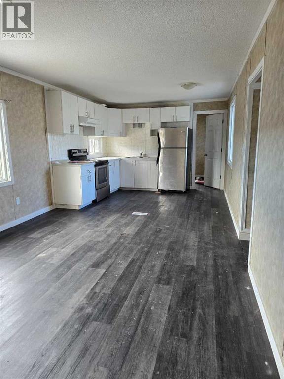 Mobile Home for Sale in 142, 6220 17 Avenue SE|Calgary, Alberta T2A0W6 4