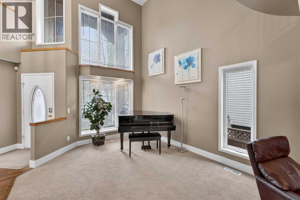 House for Sale in 111 Valley Ponds Crescent NW|Calgary, Alberta T3B5T7 2