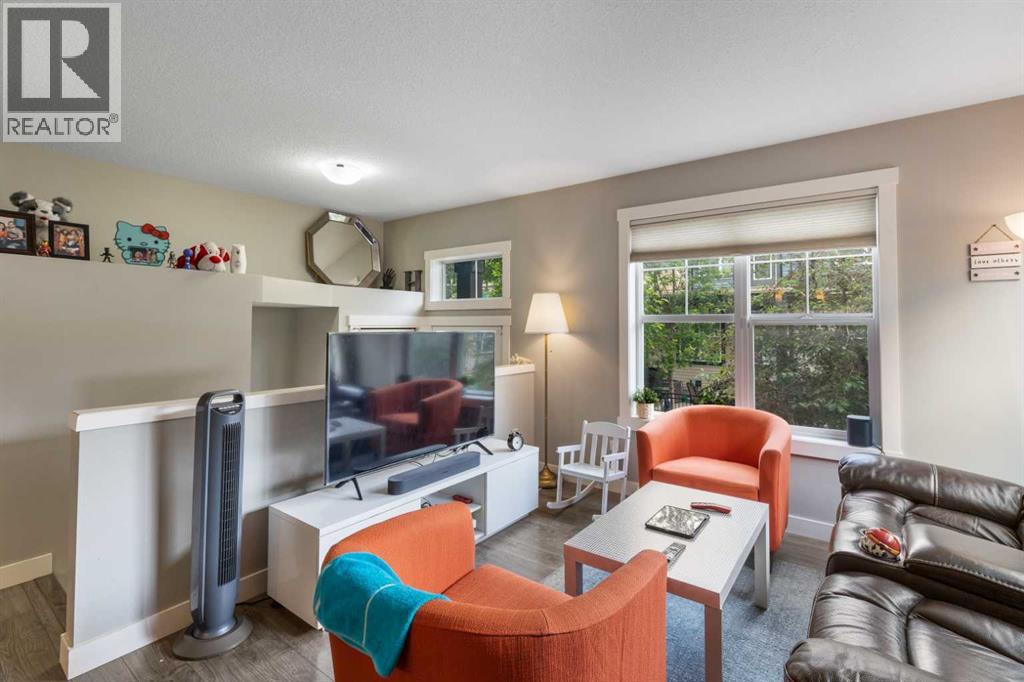 Row / Townhouse for Sale in 319 Mckenzie Towne Square SE|Calgary, Alberta T2Z1E3 5