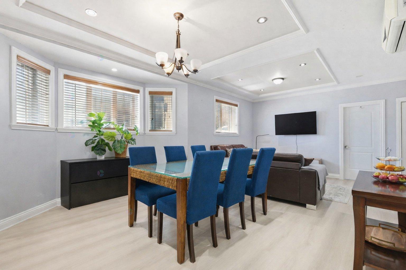 320 Place Tracy, #102, Brossard, Quebec J4W2H6