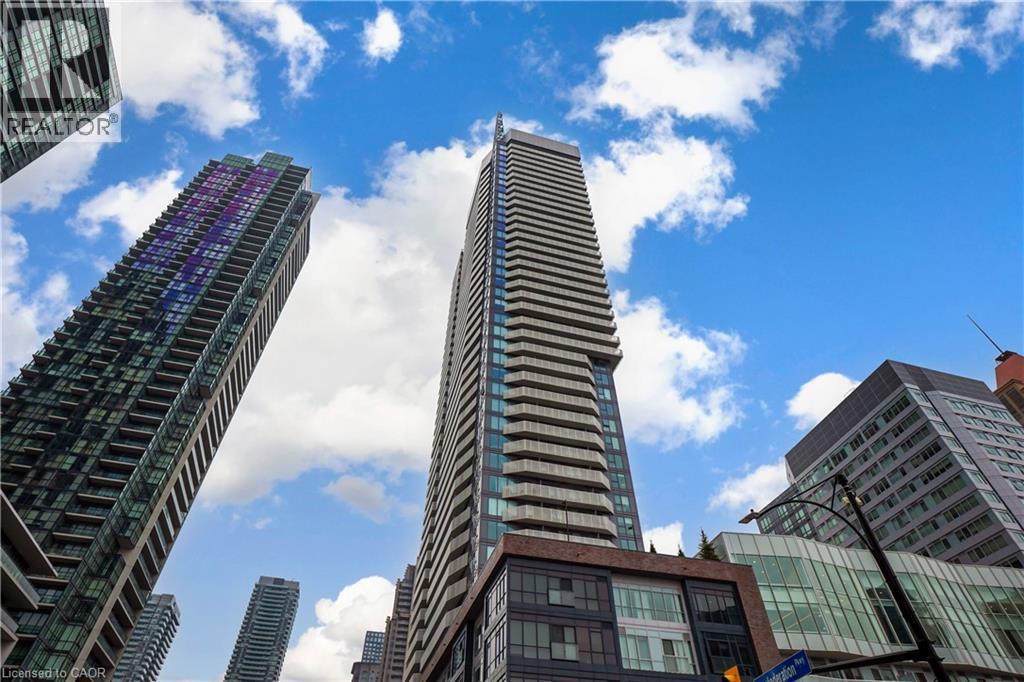 4065 CONFEDERATION Parkway Unit# 2406, Mississauga, Ontario L5B0L4