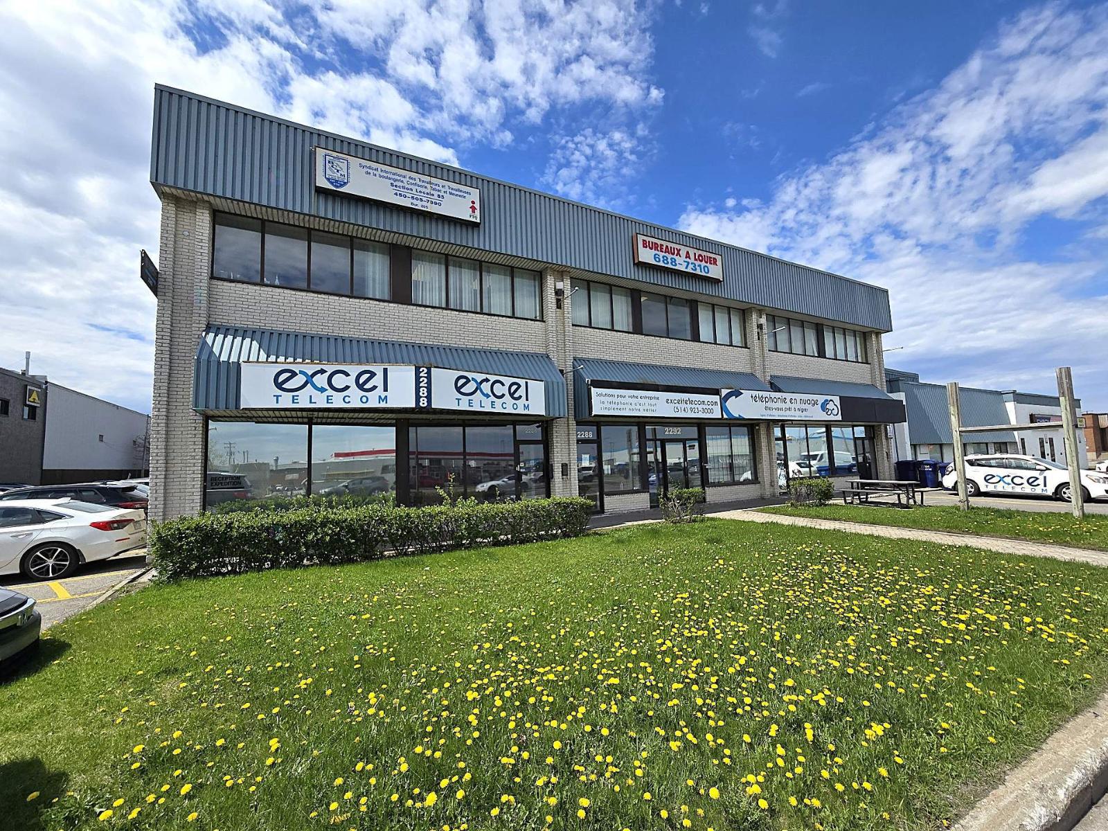 2292 For rent: 2292 Boul. Industriel, #204, Laval (Chomedey), Quebec H7S1P9 ...