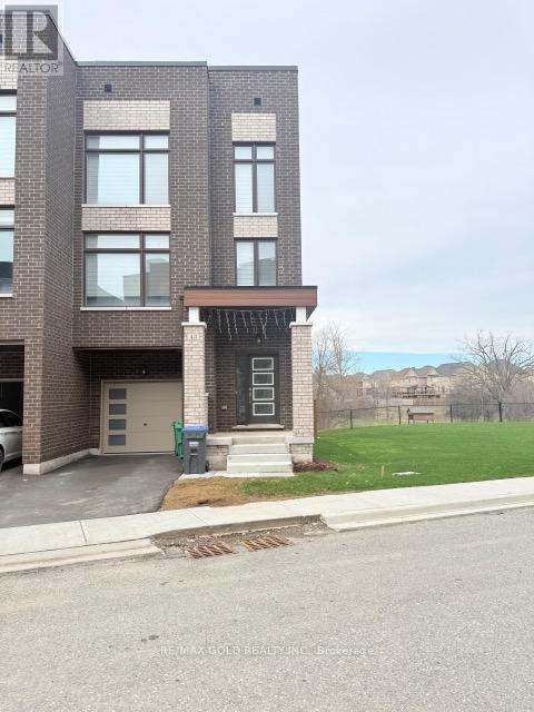 Row / Townhouse for Sale in 43 QUEENPOST DRIVE|Brampton (Credit Valley), Ontario L6Y6L2 5
