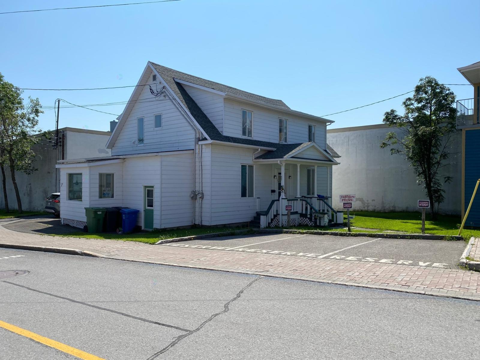 322 Av. St-Jérome, Matane, Quebec G4W3A8