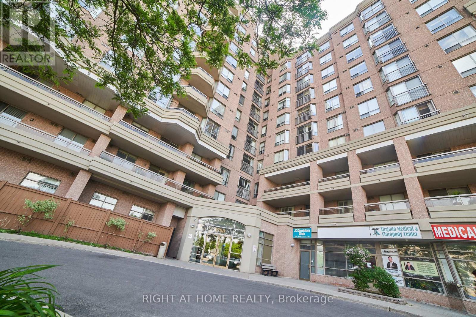 609 - 1700 EGLINTON AVENUE E