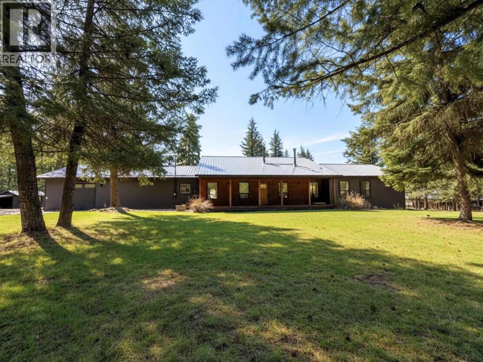 For sale: 2852 PINNACLES ROAD, Quesnel, British Columbia V2J7G9