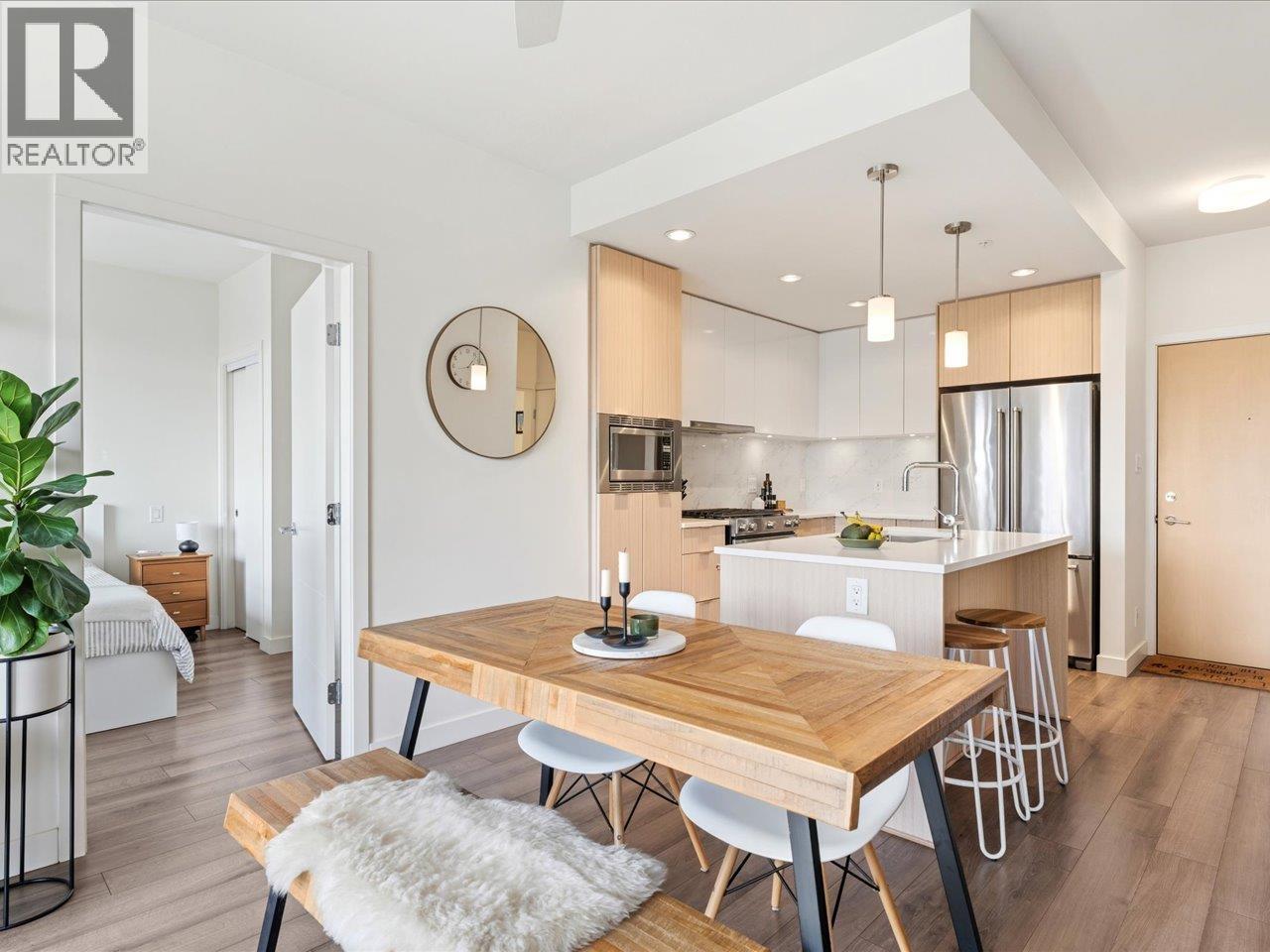 307 2188 MADISON AVENUE|Burnaby, British Columbia V5C0J8