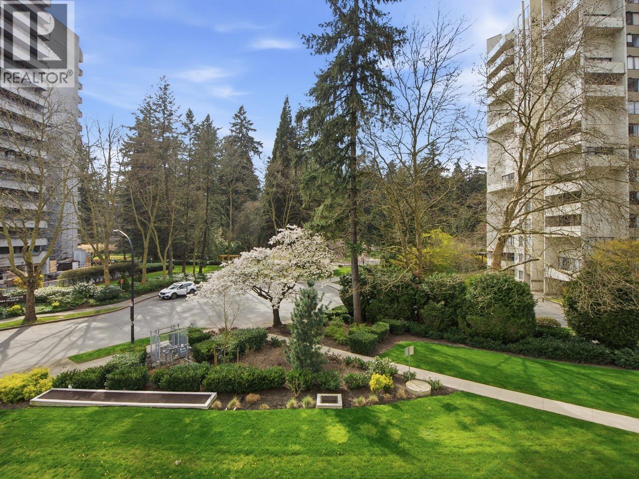 307 4165 MAYWOOD STREET|Burnaby, British Columbia V5H4E3