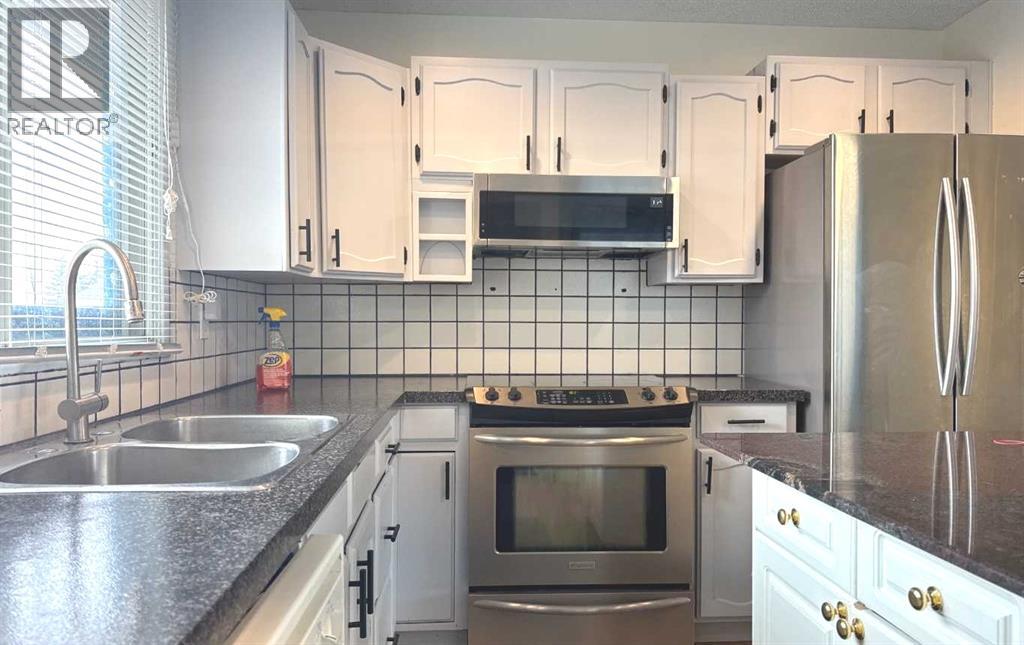 House for Sale in 2715 41A Avenue SE|Calgary, Alberta T2B2M1 3