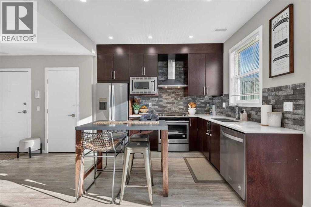 Row / Townhouse for Sale in 203, 445 Redstone Walk NE|Calgary, Alberta T3N1M5 4