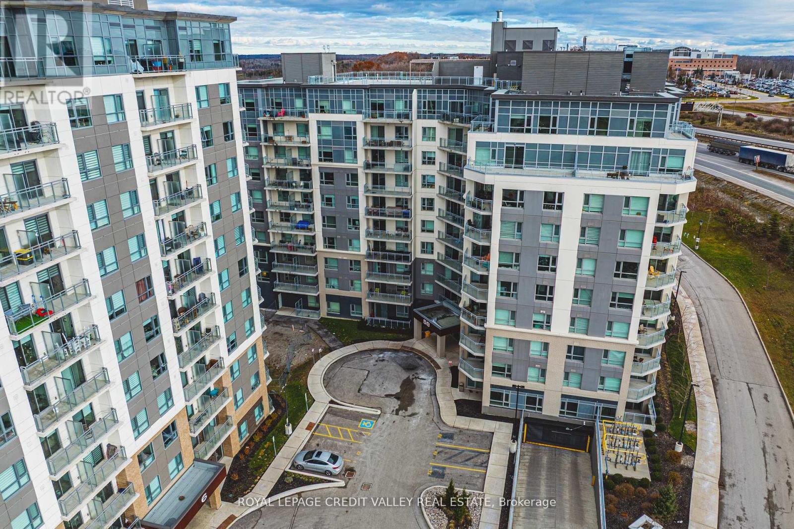 317 - 58 LAKESIDE TERRACE, Barrie (Little Lake), Ontario L4M0L5