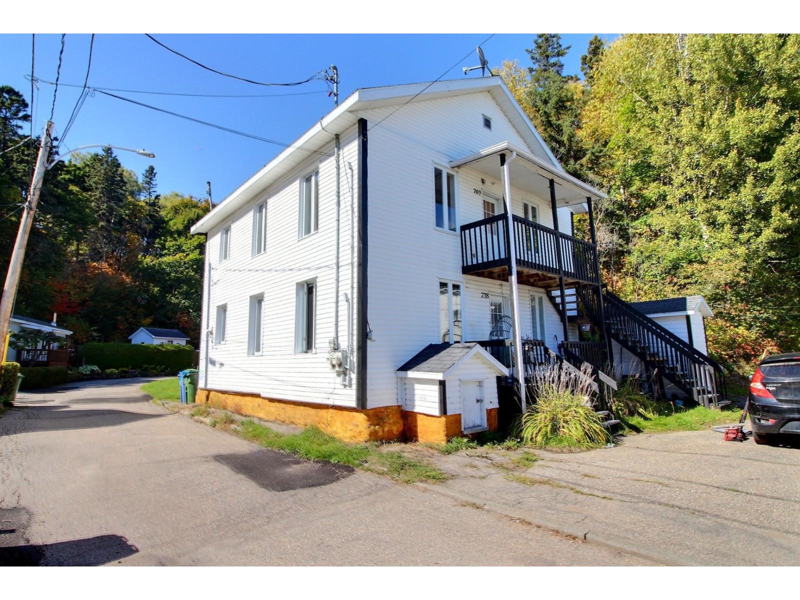 738-740 Ch. du Golf, La Malbaie, Quebec G5A1G8