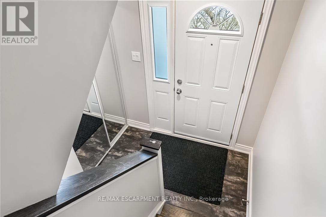 Row / Townhouse for Sale in 56 - 6780 FORMENTERA AVENUE|Mississauga (Meadowvale), Ontario L5N2L1 3