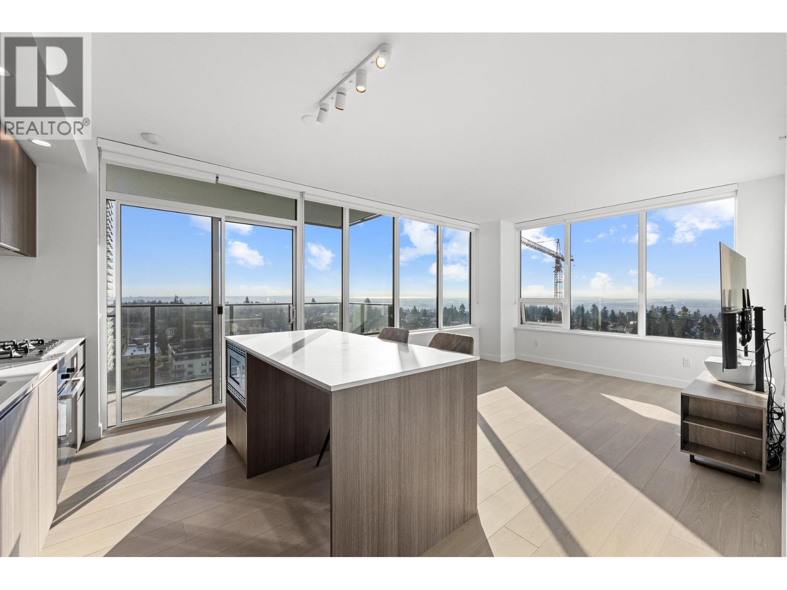 1204 6537 TELFORD AVENUE|Burnaby, British Columbia V5H0K9