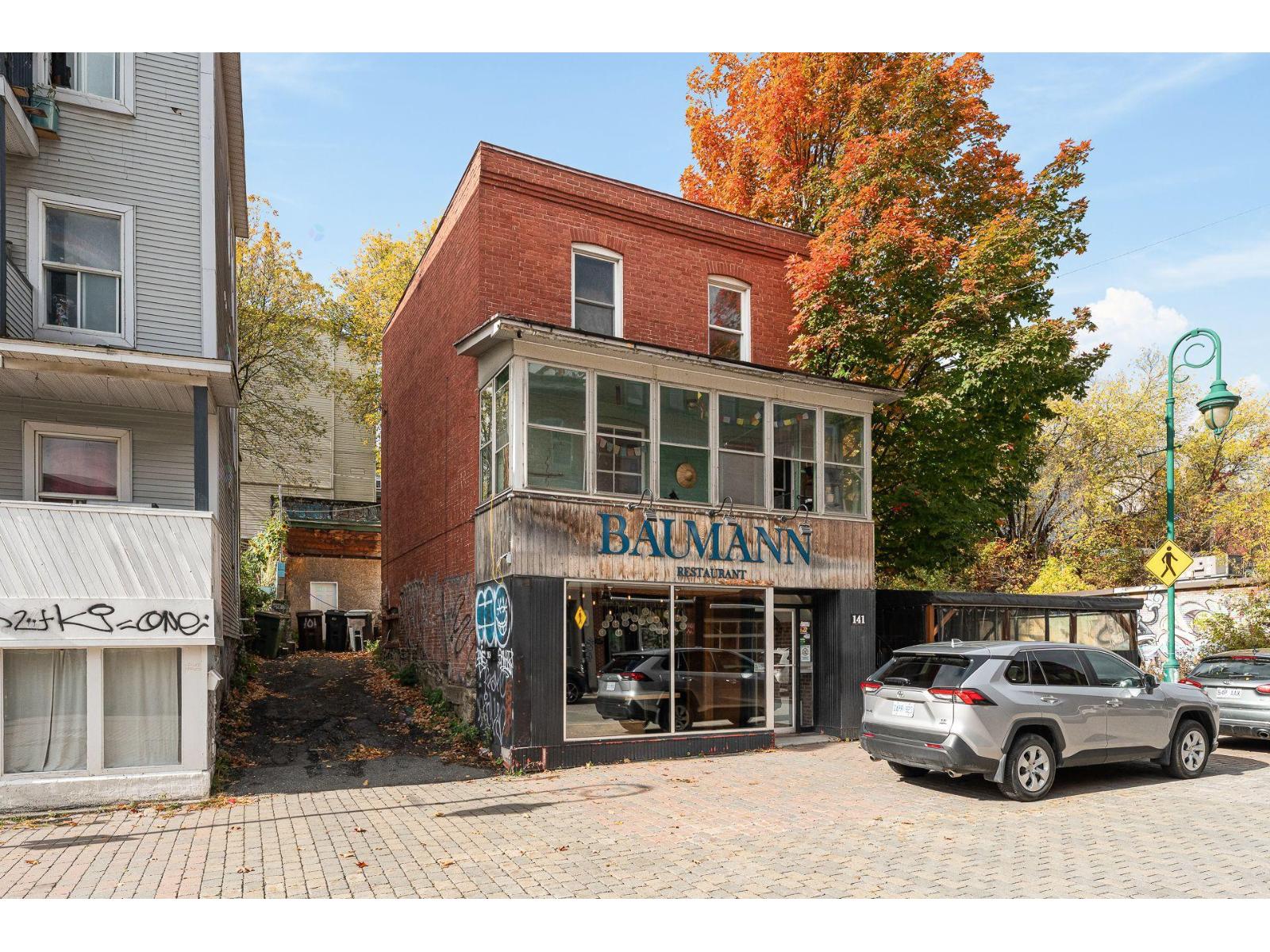 141-143 Rue Wellington S., Sherbrooke (Les Nations), Quebec J1H5C9