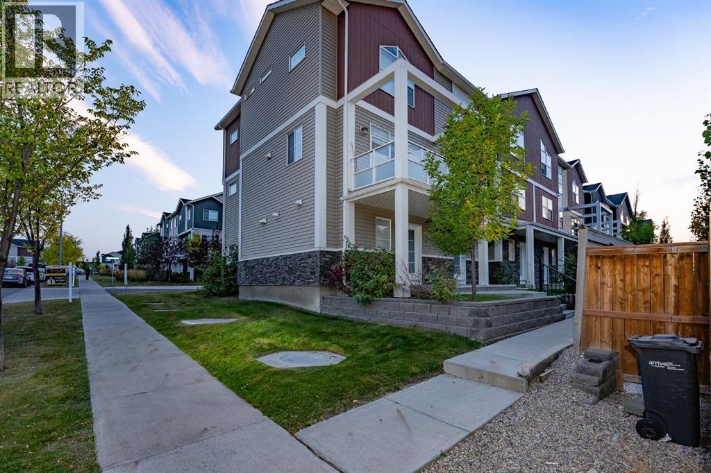 Row / Townhouse for Sale in 638 Redstone View NE|Calgary, Alberta T3N0M9 4