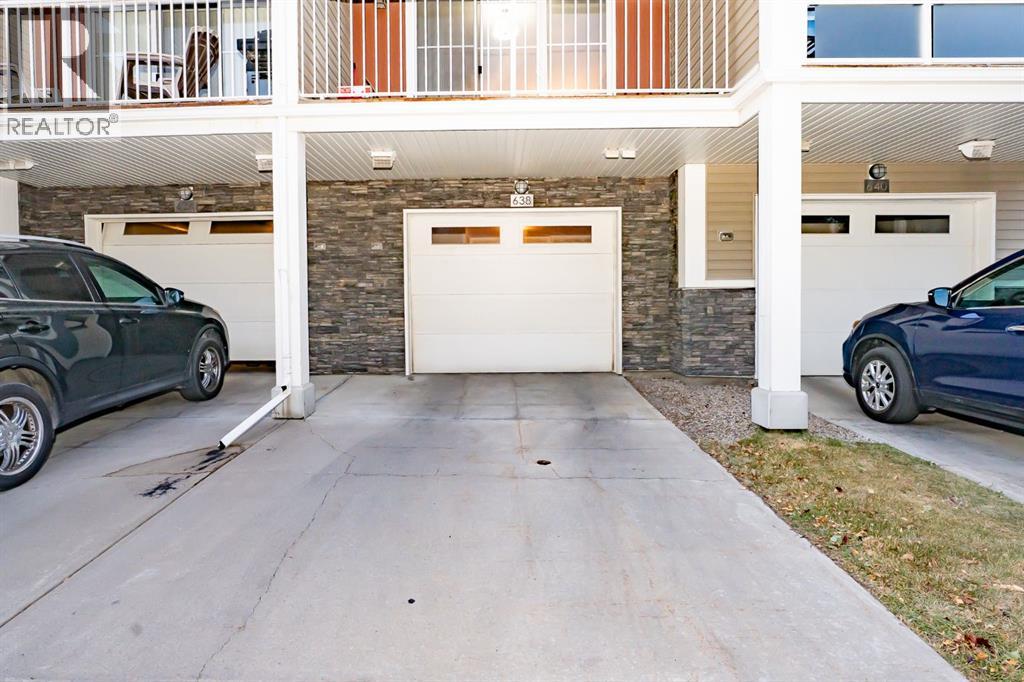 Row / Townhouse for Sale in 638 Redstone View NE|Calgary, Alberta T3N0M9 3