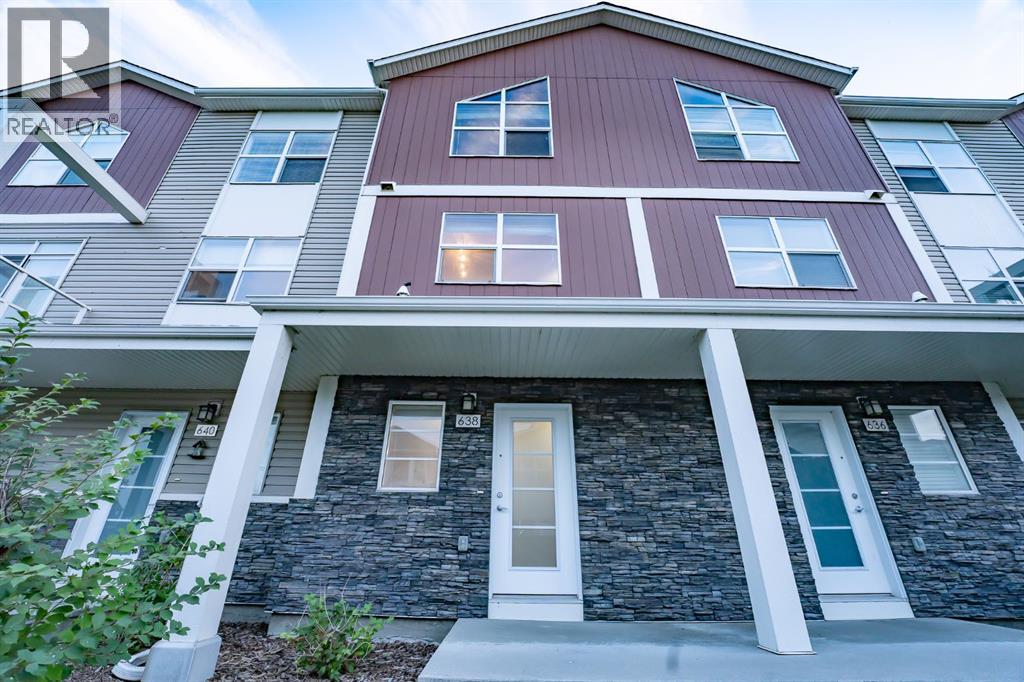 Row / Townhouse for Sale in 638 Redstone View NE|Calgary, Alberta T3N0M9 2