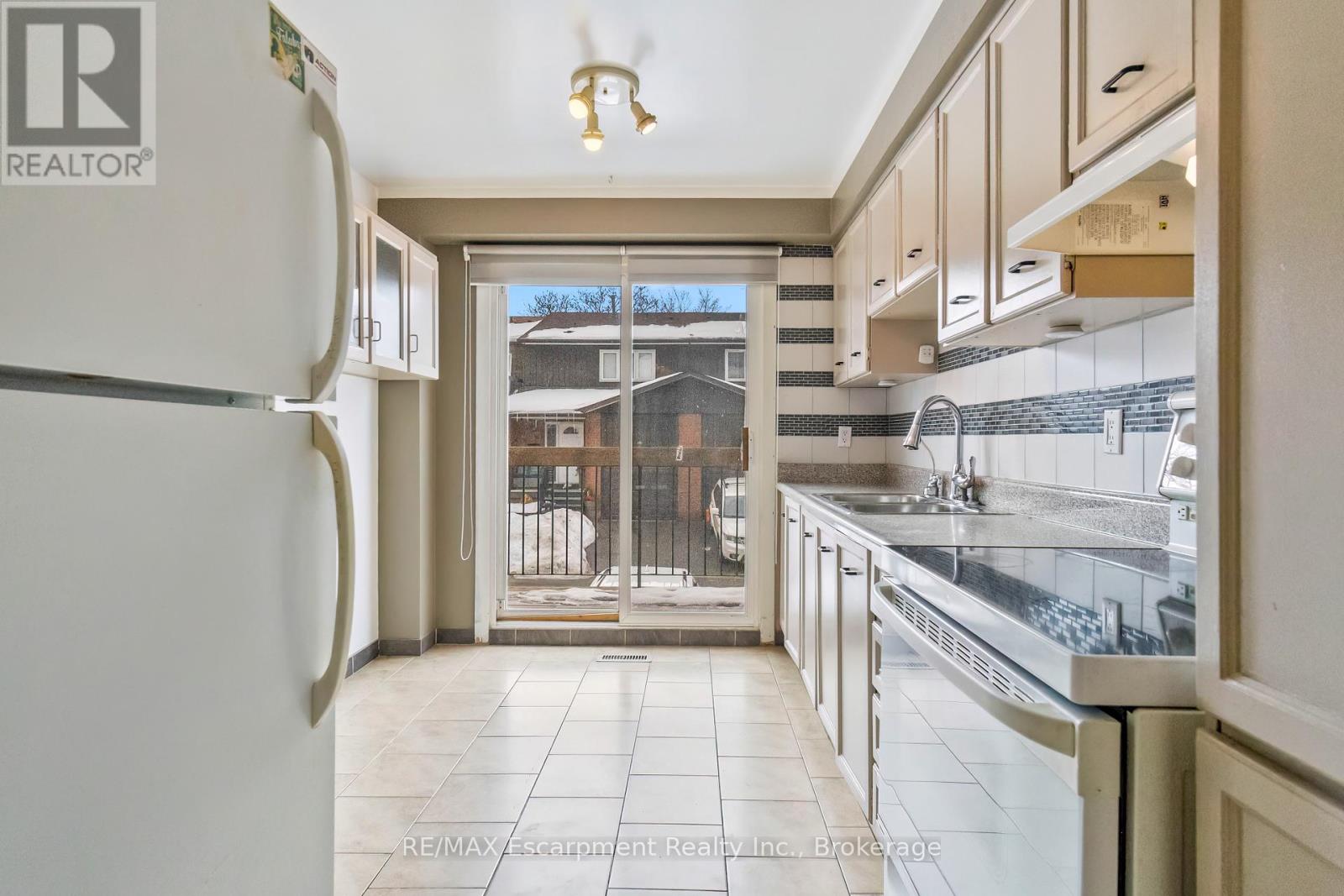 Row / Townhouse for Sale in 25 - 750 BURNHAMTHORPE ROAD E|Mississauga (Applewood), Ontario L4Y2X3 5