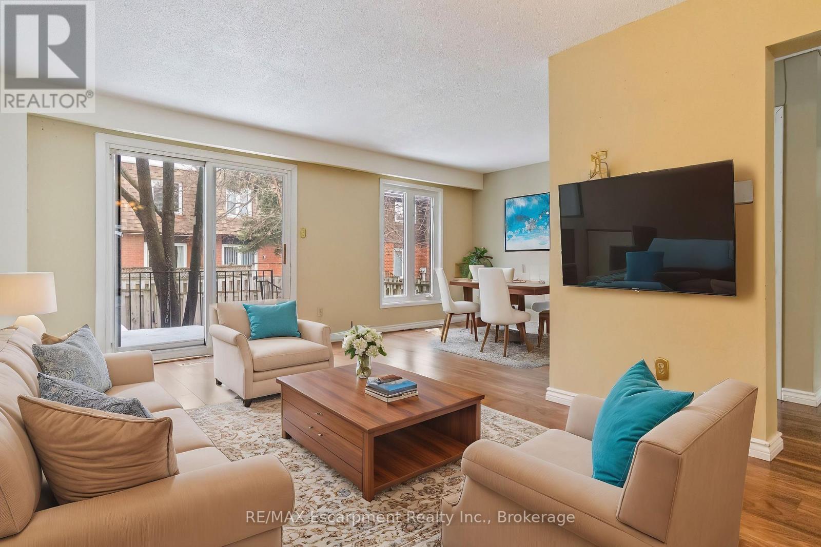 Row / Townhouse for Sale in 25 - 750 BURNHAMTHORPE ROAD E|Mississauga (Applewood), Ontario L4Y2X3 2