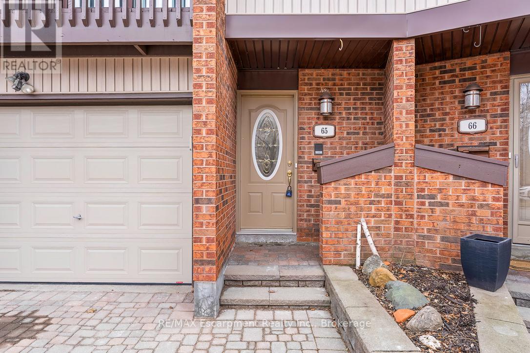 Row / Townhouse for Sale in 65 - 1080 WALDEN CIRCLE|Mississauga (Clarkson), Ontario L5J4J9 2
